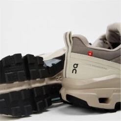 On Cloudrock Low WP Sn52 -House Of Fraser Shop 18204602 l a4