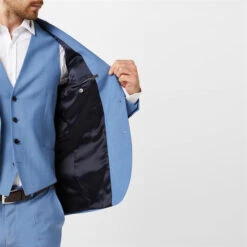 Hugo Arti232X 10250604 01 12 Hugo Arti232X 10250604 01 -House Of Fraser Shop 52001418 l a4